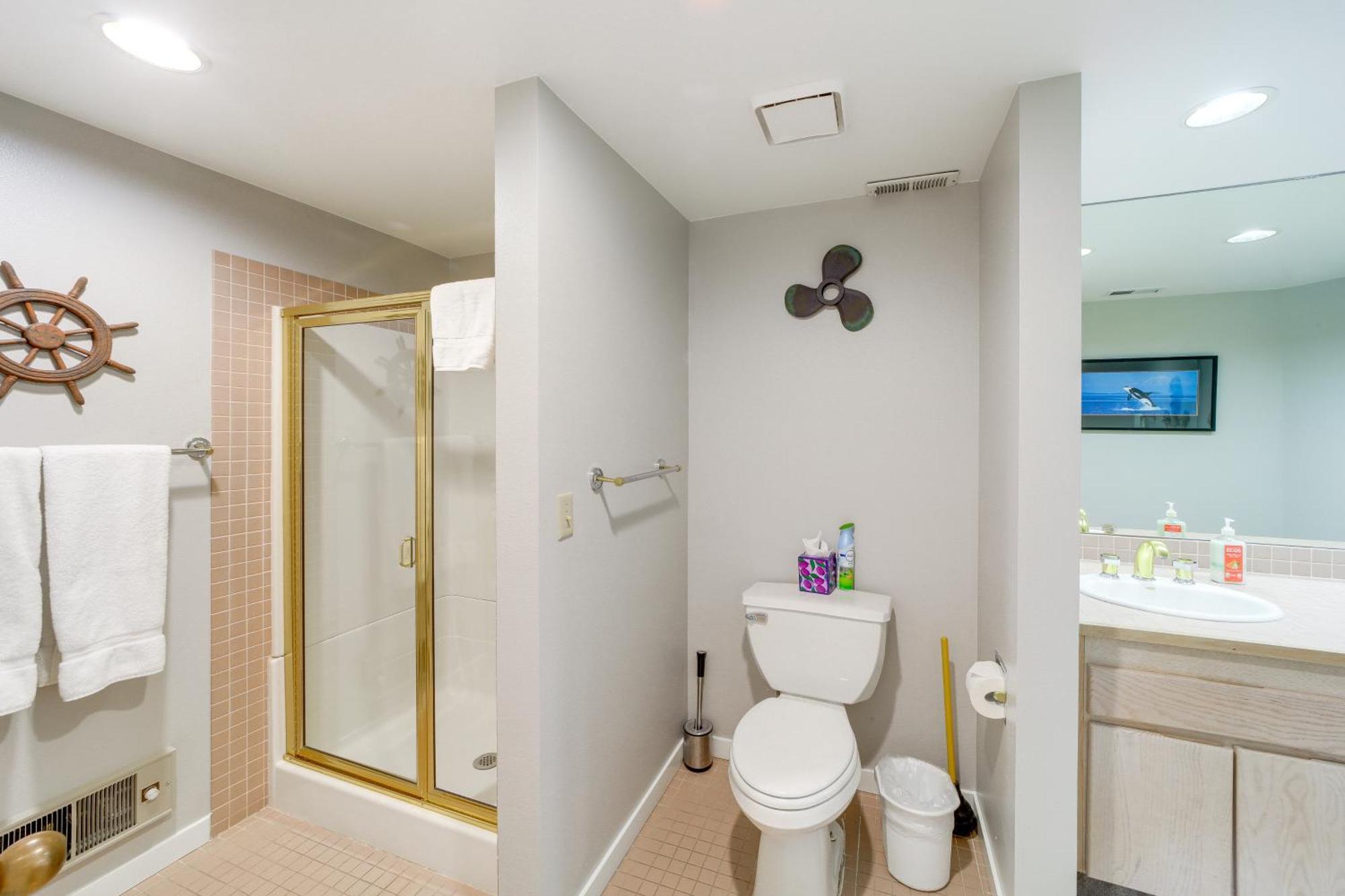 Beautiful Condo With Balcony On Lake Chelan! Buitenkant foto