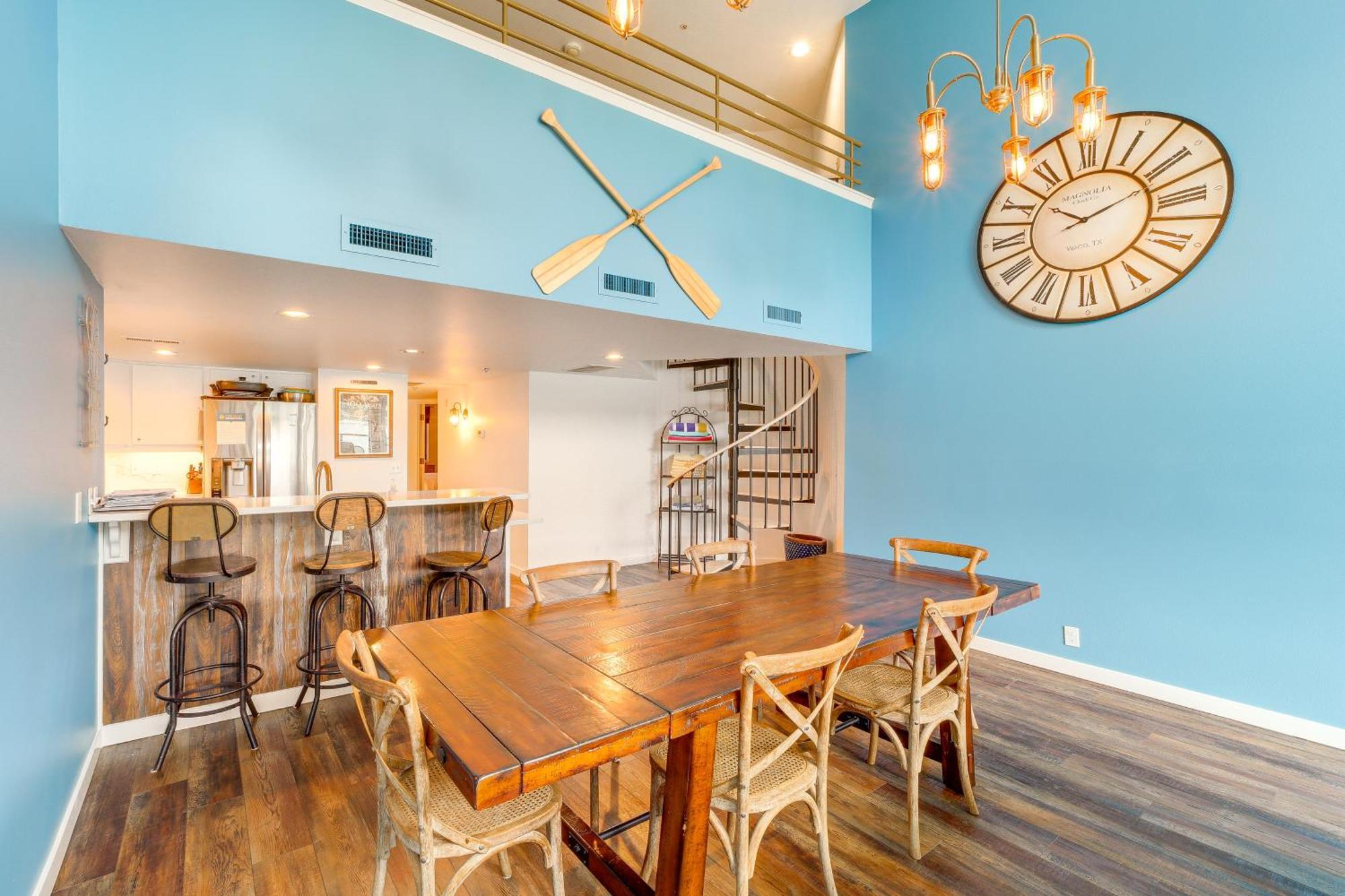 Beautiful Condo With Balcony On Lake Chelan! Buitenkant foto